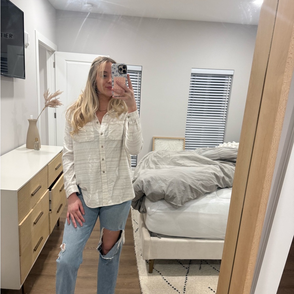 BDG button up top S - Picture 12 of 13